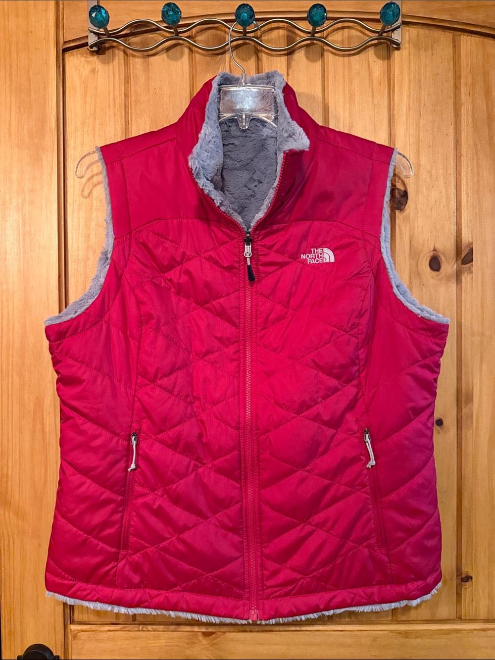 THE NORTH FACE HOT PINK & GRAY REVERSIBLE QUILTED VEST